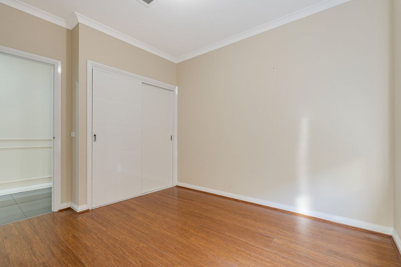 Photo - 24 Calibre Avenue, Craigieburn VIC 3064 - Image 11