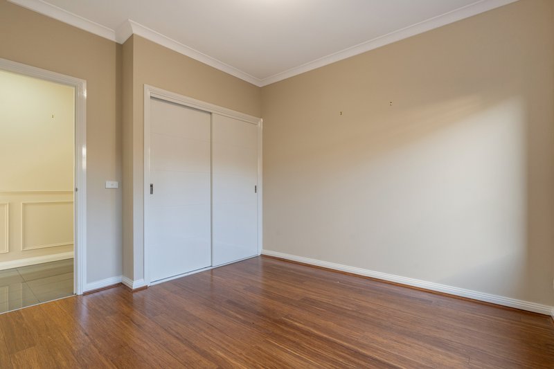 Photo - 24 Calibre Avenue, Craigieburn VIC 3064 - Image 12