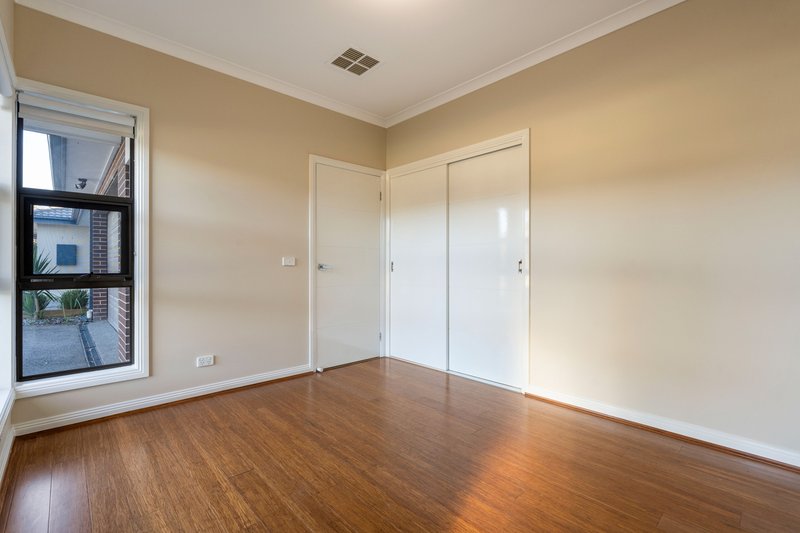 Photo - 24 Calibre Avenue, Craigieburn VIC 3064 - Image 13