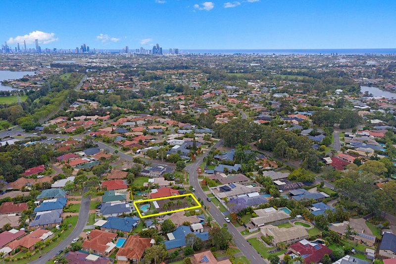 Photo - 24 Camberwell Circuit, Robina QLD 4226 - Image 11