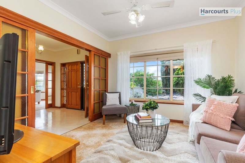 Photo - 24 Capella Drive, Hallett Cove SA 5158 - Image 5