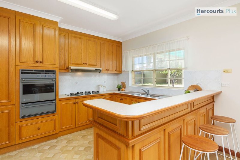 Photo - 24 Capella Drive, Hallett Cove SA 5158 - Image 7