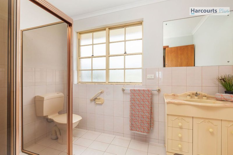 Photo - 24 Capella Drive, Hallett Cove SA 5158 - Image 11