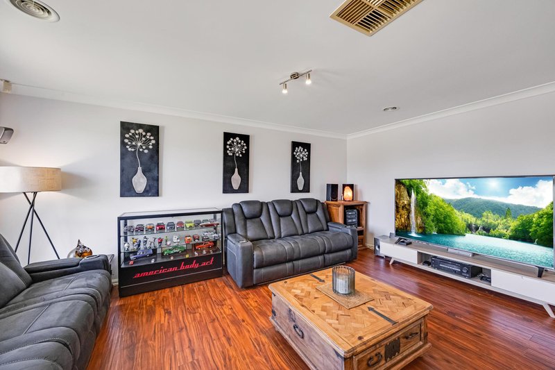 Photo - 24 Carlyon Close, Melton West VIC 3337 - Image 9