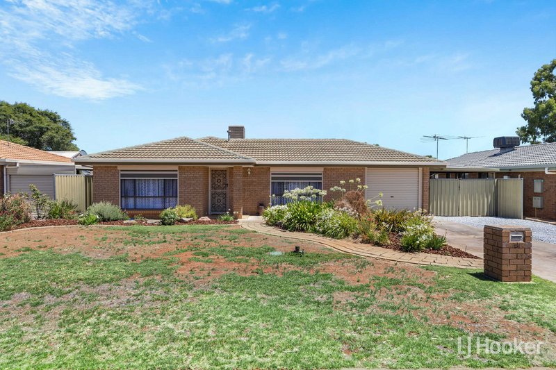 Photo - 24 Carob Crescent, Craigmore SA 5114 - Image 2