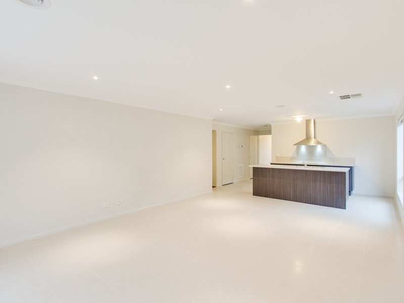 Photo - 24 Casper Place, Maddingley VIC 3340 - Image 7