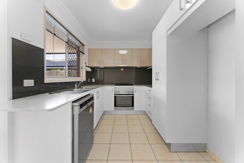 Photo - 24 Castlereagh Street, Murrumba Downs QLD 4503 - Image 4