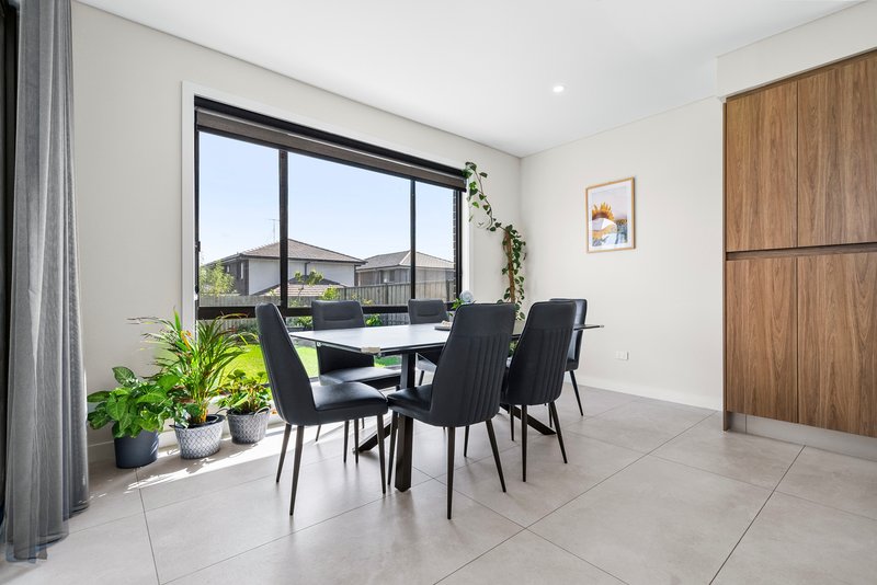 Photo - 24 Caulfield Parkway, Box Hill NSW 2765 - Image 14