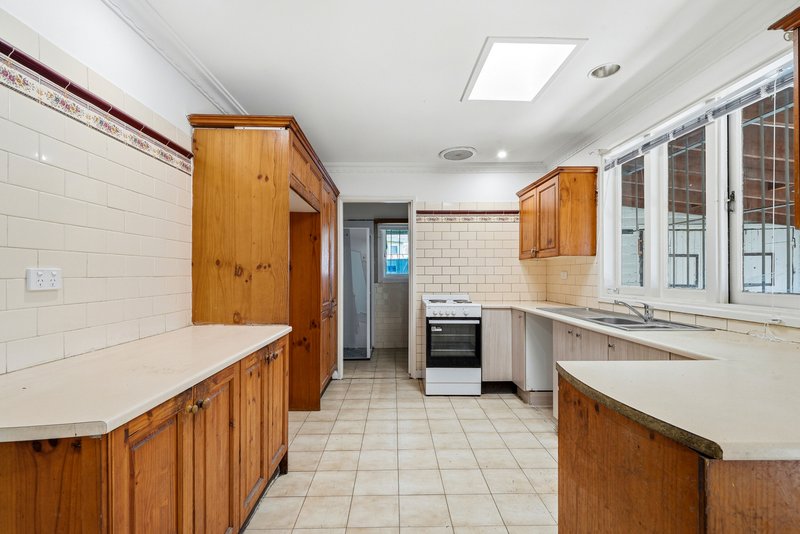 Photo - 24 Cecilia Street, Toongabbie NSW 2146 - Image 2