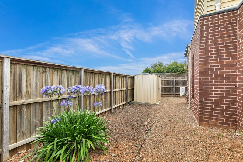 Photo - 2/4 Celest Court, Werribee VIC 3030 - Image 11