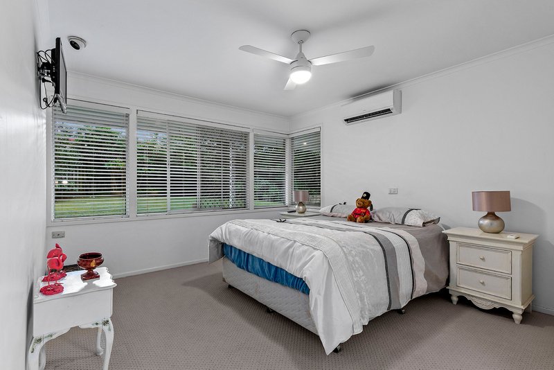 Photo - 24 Chartwell Street, Aspley QLD 4034 - Image 15