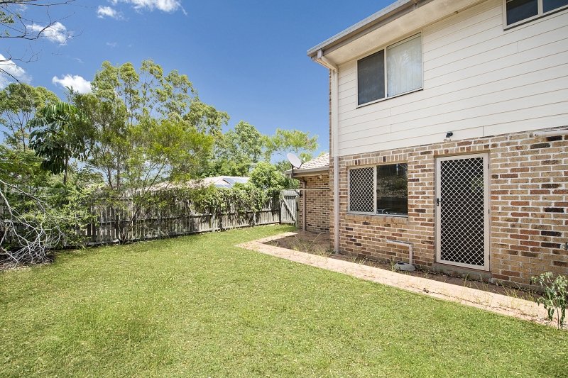 Photo - 2/4 Cherbourg Court, Petrie QLD 4502 - Image 7