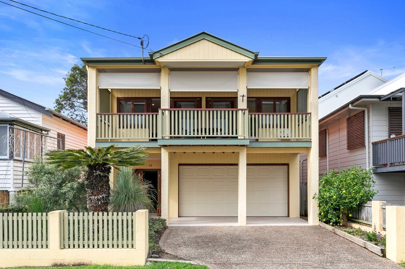 Photo - 24 Chestnut Street, Wynnum QLD 4178 - Image 2