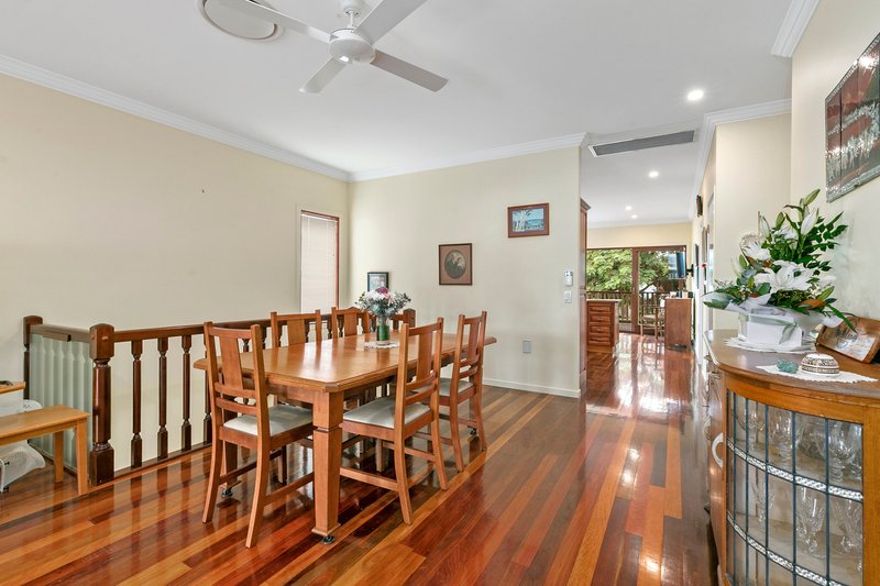 Photo - 24 Chestnut Street, Wynnum QLD 4178 - Image 4