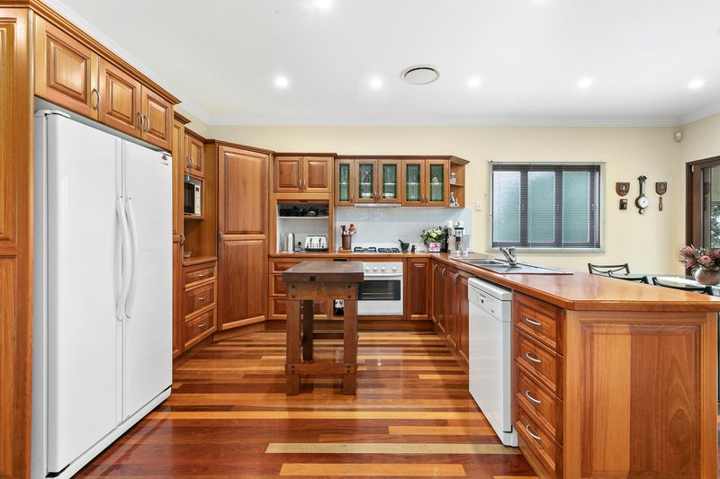 Photo - 24 Chestnut Street, Wynnum QLD 4178 - Image 5