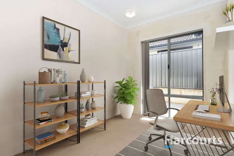 Photo - 24 Chucklebud Street, Banksia Grove WA 6031 - Image 6