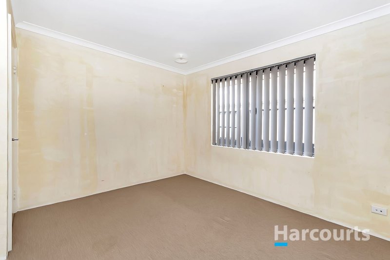 Photo - 24 Chucklebud Street, Banksia Grove WA 6031 - Image 12