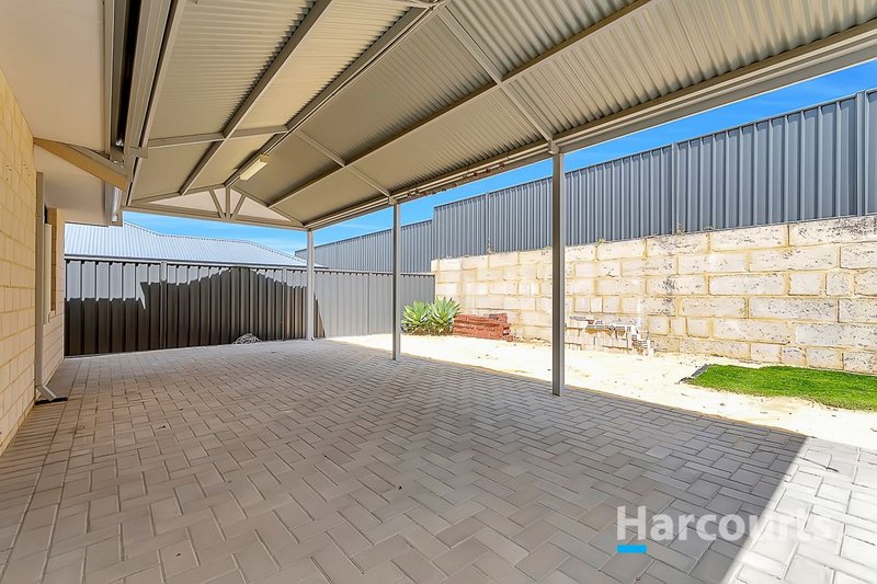 Photo - 24 Chucklebud Street, Banksia Grove WA 6031 - Image 13