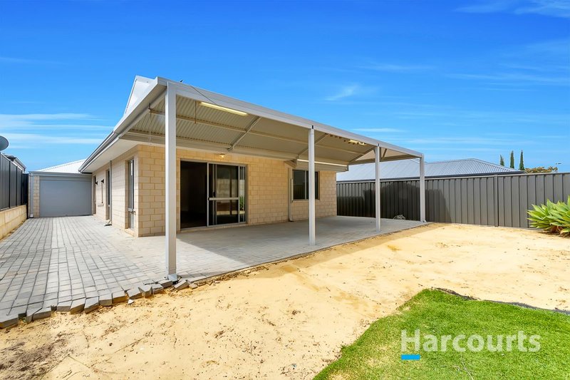 Photo - 24 Chucklebud Street, Banksia Grove WA 6031 - Image 14