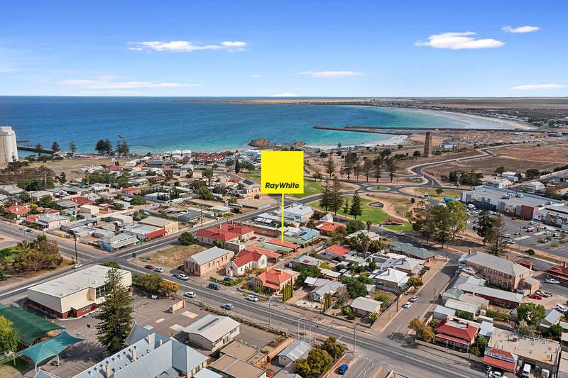 Photo - 2/4 Church Street, Wallaroo SA 5556 - Image 2