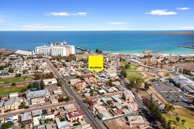 Photo - 2/4 Church Street, Wallaroo SA 5556 - Image 7