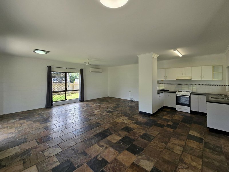 Photo - 24 Cintra Street, Bentley Park QLD 4869 - Image 3