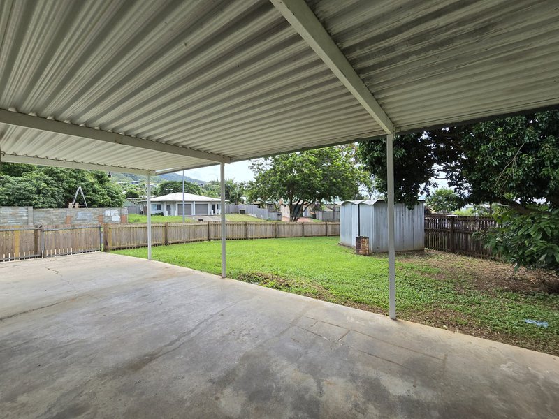 Photo - 24 Cintra Street, Bentley Park QLD 4869 - Image 10