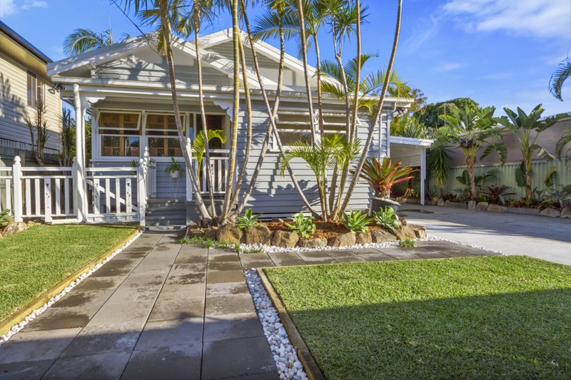 Photo - 24 Clam Street, Runaway Bay QLD 4216 - Image 2