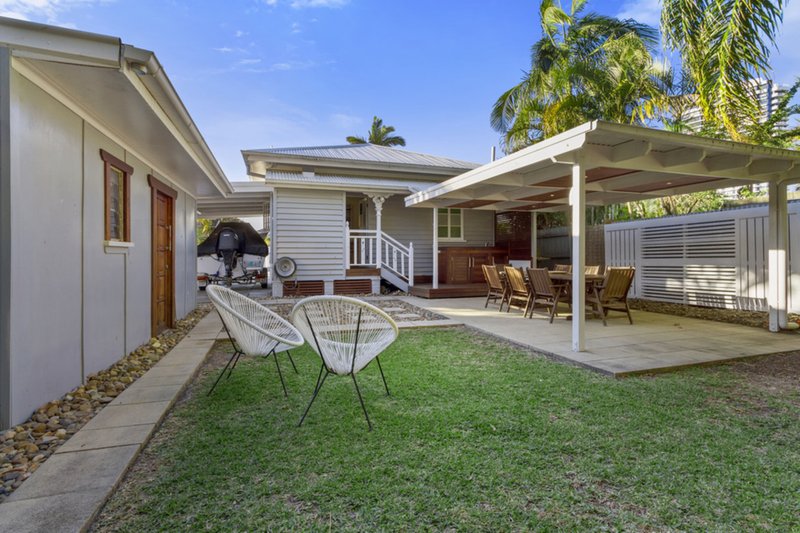 Photo - 24 Clam Street, Runaway Bay QLD 4216 - Image 12