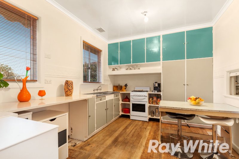 Photo - 24 Clanbrae Avenue, Burwood VIC 3125 - Image 6