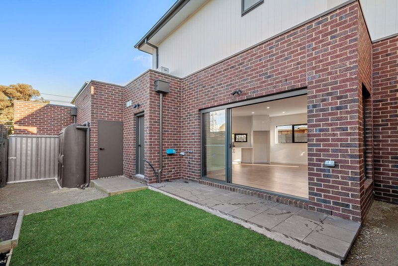 Photo - 2/4 Clements Grove, Reservoir VIC 3073 - Image 10