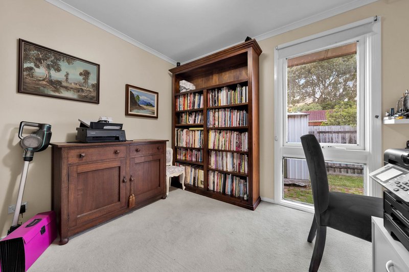 Photo - 24 Colchester Court, Keysborough VIC 3173 - Image 16