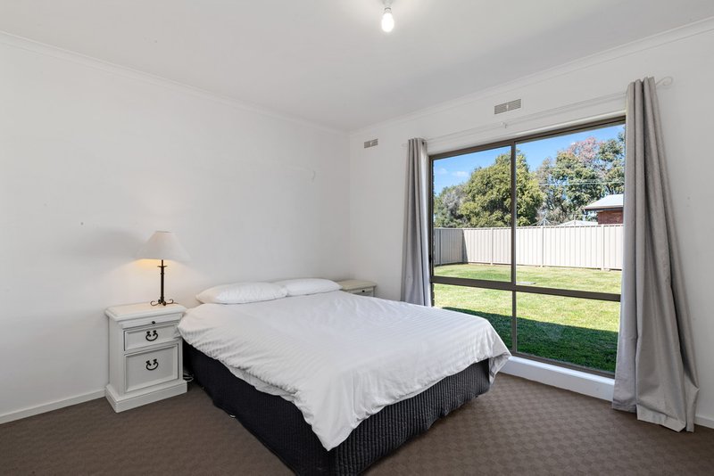 Photo - 2/4 Cook Street, Benalla VIC 3672 - Image 7