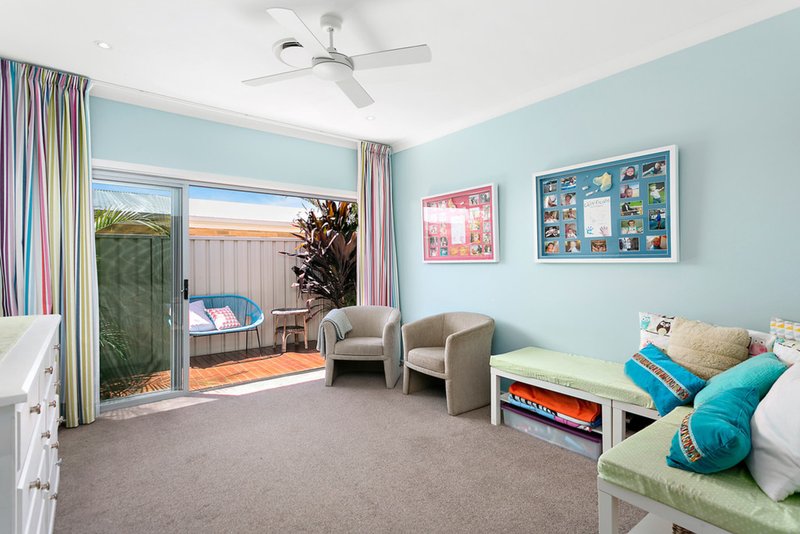 Photo - 24 Coolum Parkway, Shell Cove NSW 2529 - Image 8