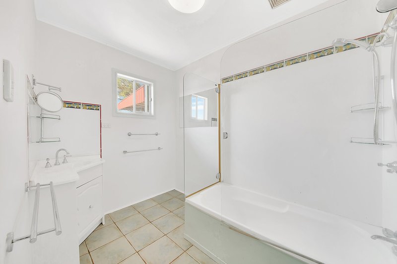Photo - 24 Coon Street, South Gladstone QLD 4680 - Image 12