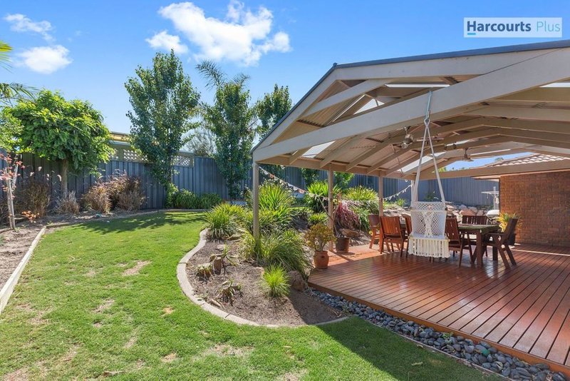 Photo - 24 Coorabie Crescent, Hallett Cove SA 5158 - Image 19