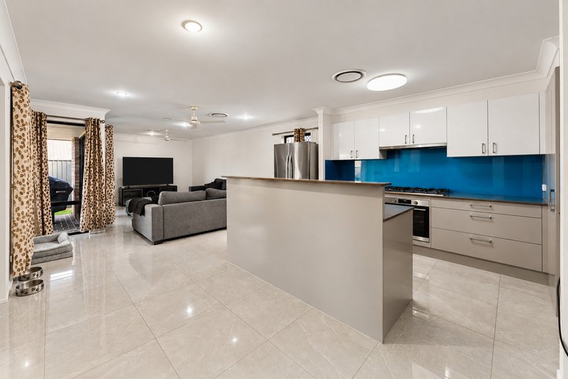Photo - 24 Copper Crescent, Griffin QLD 4503 - Image 4