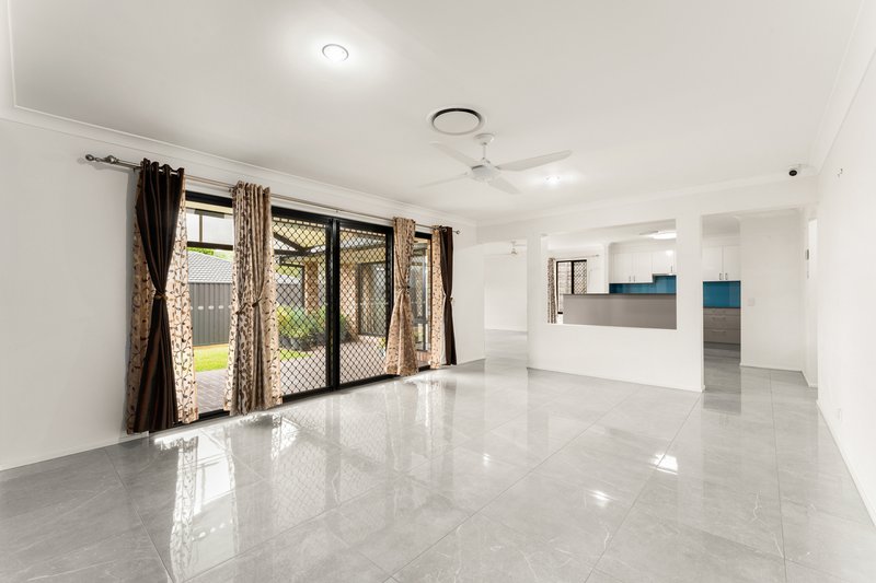 Photo - 24 Copper Crescent, Griffin QLD 4503 - Image 7