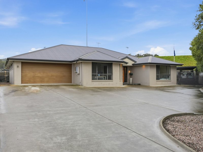 Photo - 24 Corlacus Drive, Kingston TAS 7050 - Image 4