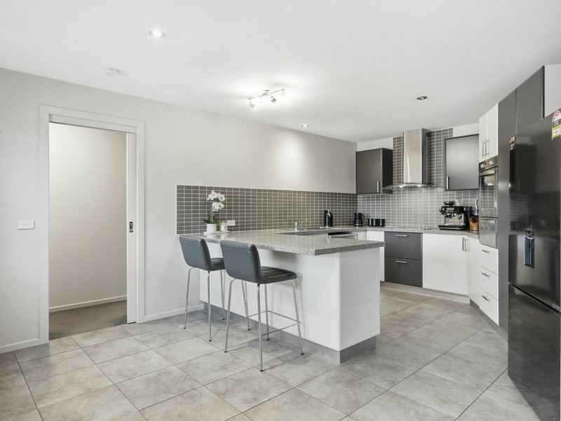 Photo - 24 Corlacus Drive, Kingston TAS 7050 - Image 11