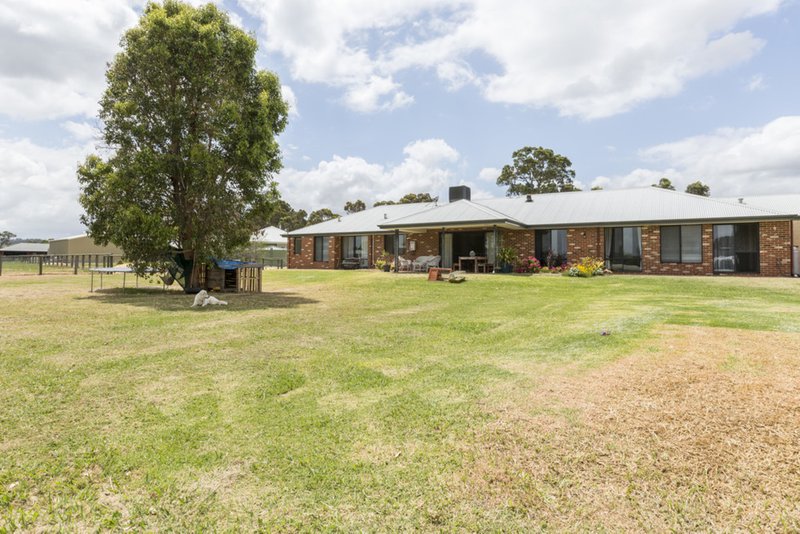 Photo - 24 Crampton Road, Burekup WA 6227 - Image 21