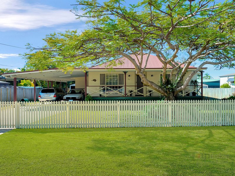 24 Crescent Avenue, Hope Island QLD 4212