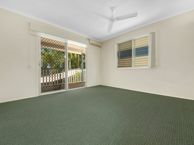 Photo - 24 Crest Avenue, Boyne Island QLD 4680 - Image 6