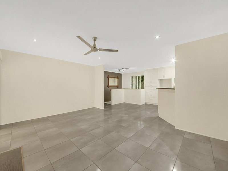 Photo - 24 Crest Avenue, Boyne Island QLD 4680 - Image 13