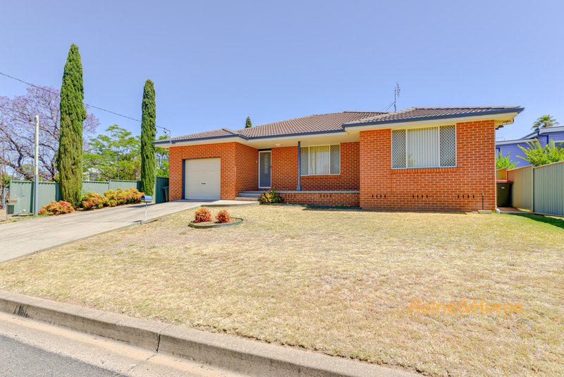 Photo - 24 Croydon Avenue, Tamworth NSW 2340 - Image 2