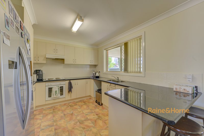 Photo - 24 Croydon Avenue, Tamworth NSW 2340 - Image 4