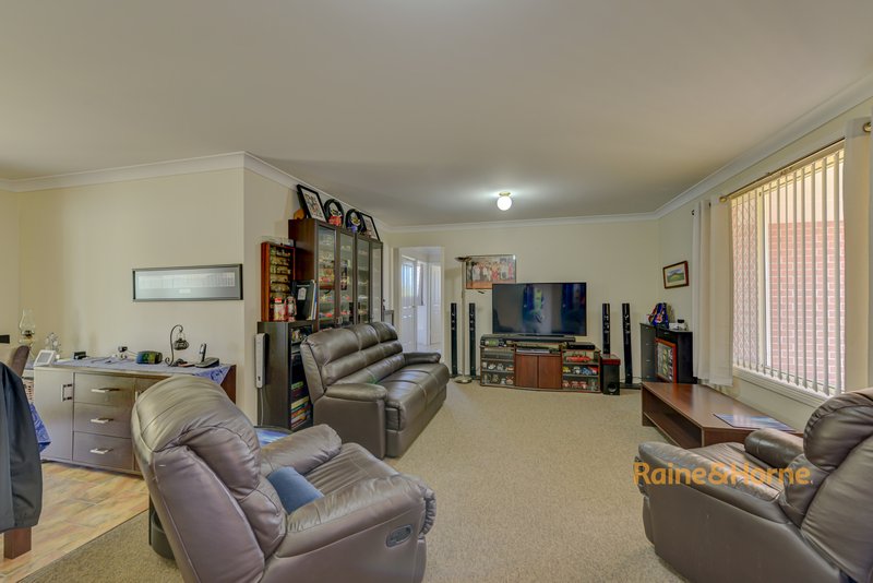 Photo - 24 Croydon Avenue, Tamworth NSW 2340 - Image 7