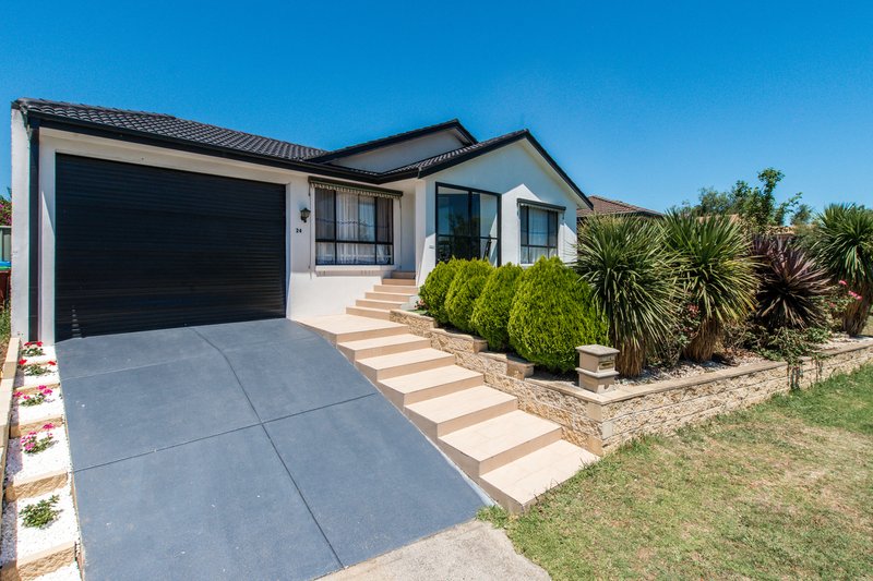 24 Cumberland Chase, Hampton Park VIC 3976