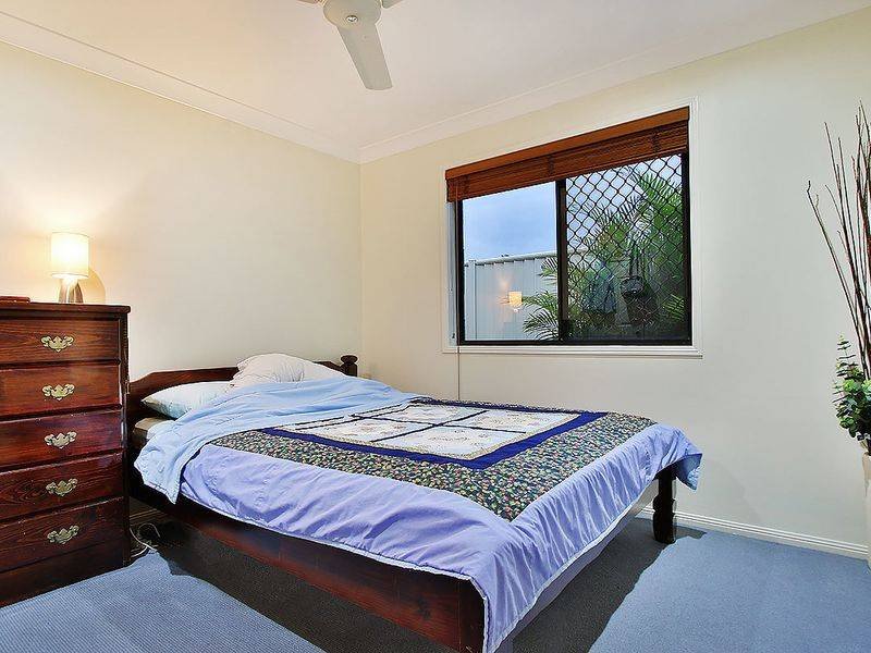 Photo - 24 Curlew Place, Riverhills QLD 4074 - Image 14