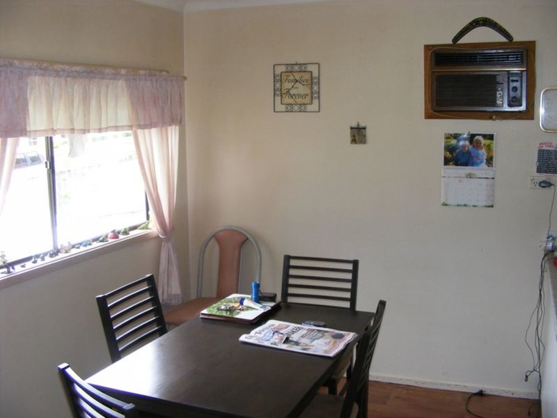 Photo - 24 Currawong Cr , South West Rocks NSW 2431 - Image 2